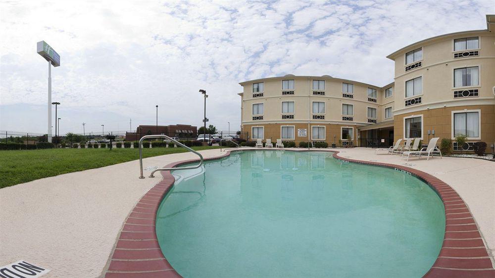 Holiday Inn Express Hotel & Suites Mount Pleasant By Ihg Esterno foto