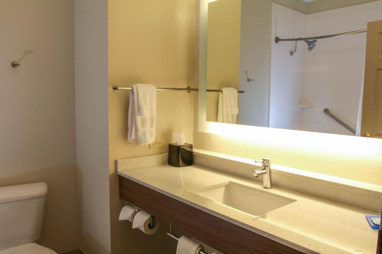Holiday Inn Express Hotel & Suites Mount Pleasant By Ihg Esterno foto