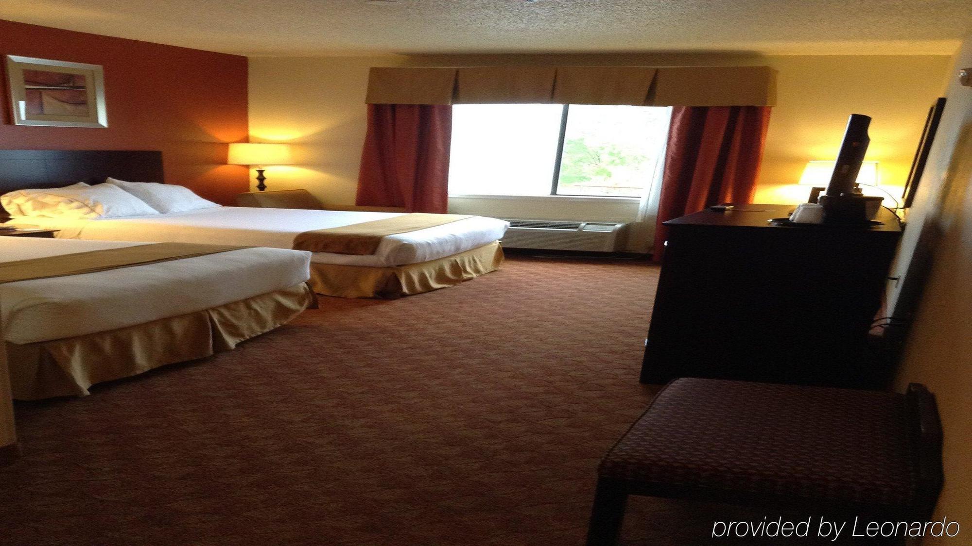 Holiday Inn Express Hotel & Suites Mount Pleasant By Ihg Esterno foto